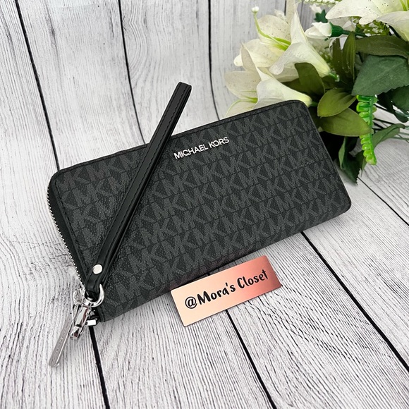 🦋Michael Kors Lg Continental Wallet-Wristlet Black/Silver - Picture 1 of 7